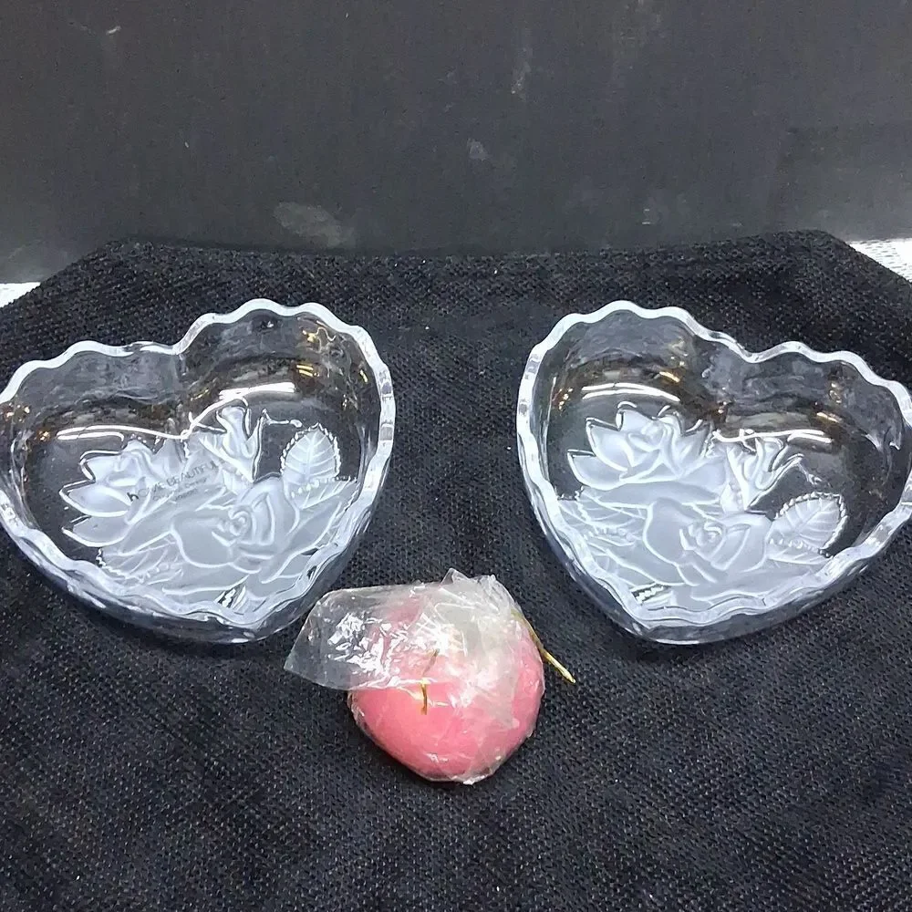 Studio Nova Mikasa Japan‎ frosted & embossed winter rose heart box